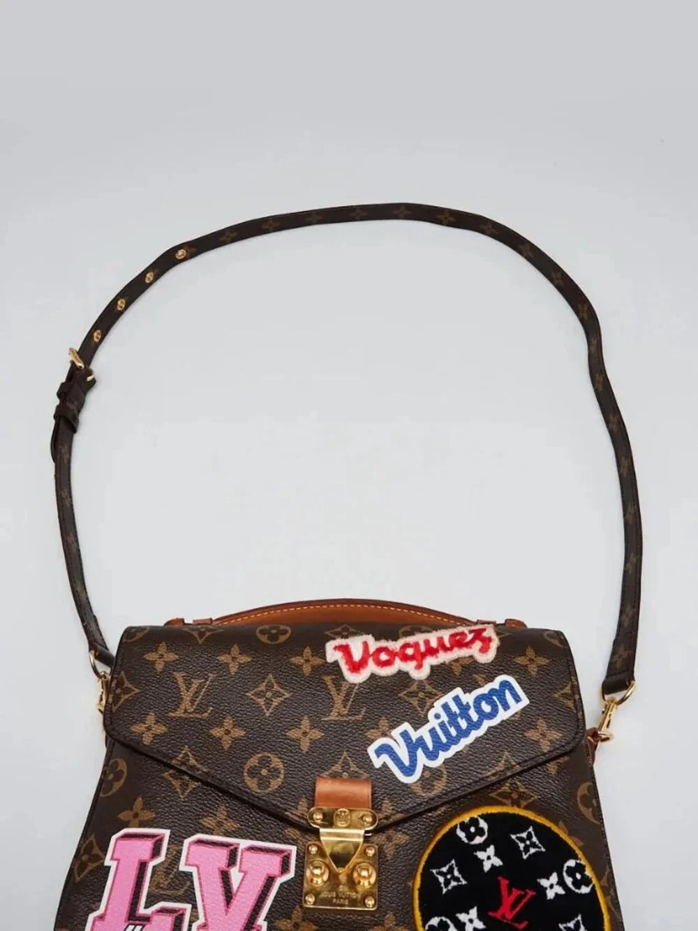 Louis Vuitton Monogram Canvas Patches Pochette Metis Bag